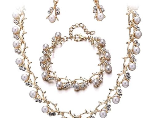 Gold earring with pearl